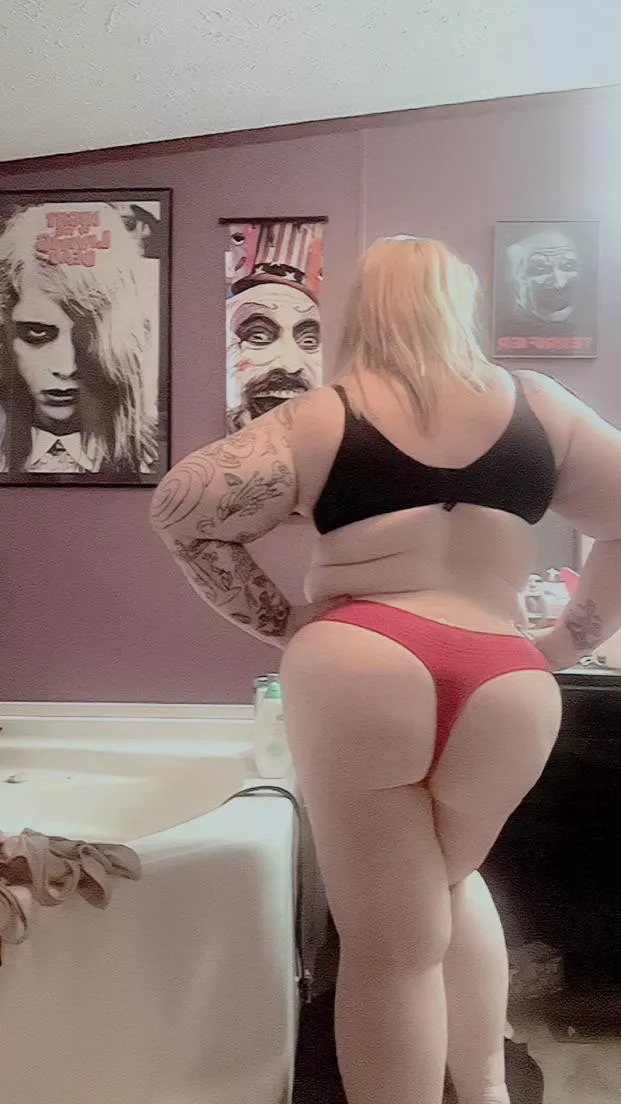 Everyone enjoys a red thong right?? posted by Violetvonghoul