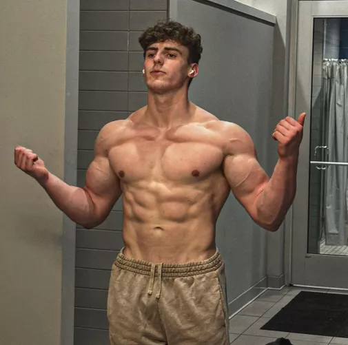 Get my attention. by Jocksolesx