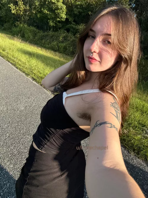 Hairy pits are my favorite accessory!  by hatechapel