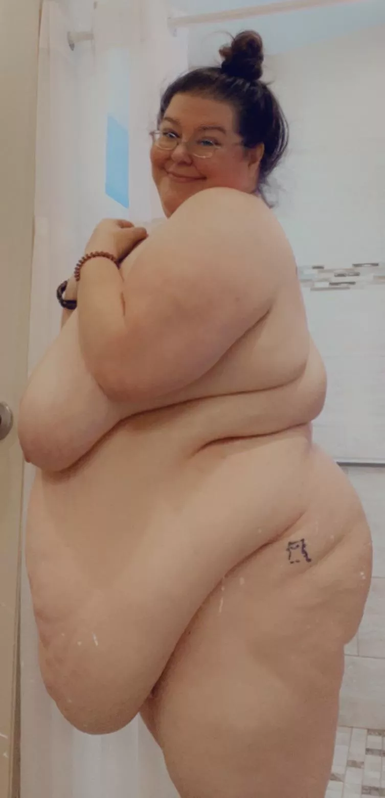 Hot and heavy 🥵 posted by prettypeach84