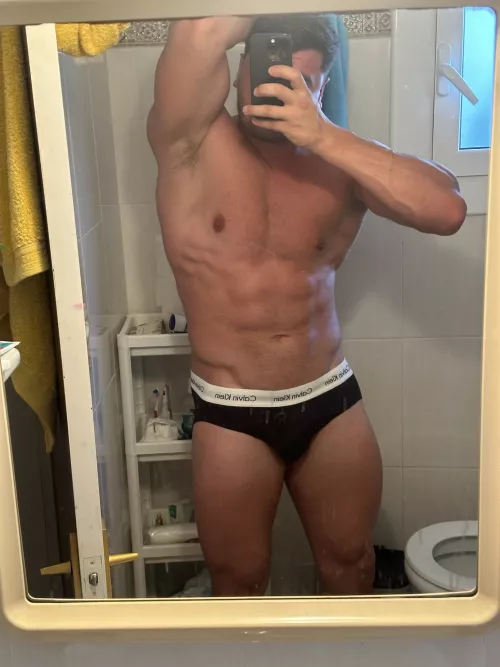 I hope my V puts a smile on your face or maybe makes your boxers tight
 by realisiwak