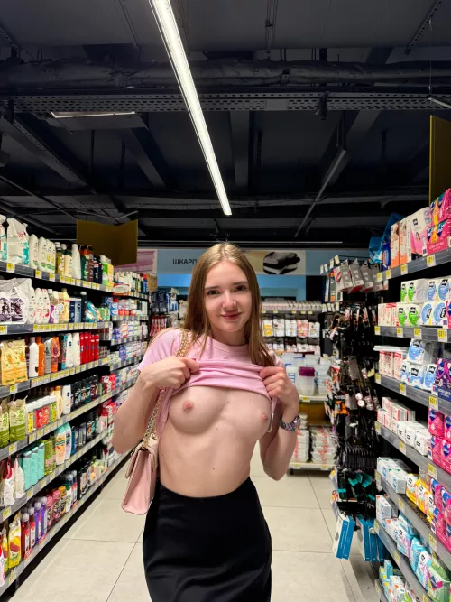 I like to take hot pictures in public  by _Little_Dori