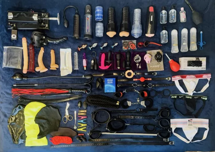 In Manchester again today until tomorrow. 24 year old Dom/Sub couple looking for a third Sub or Dom to play with. Message if interested. We will be accommodating in our hotel room. 18-30 only 😈😝 free from 6:30-7pm tonight 😈 by tightsubmissivehole