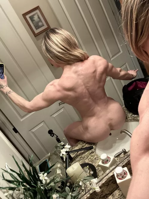 Just a girl who loves nice backs by mandaiiiii