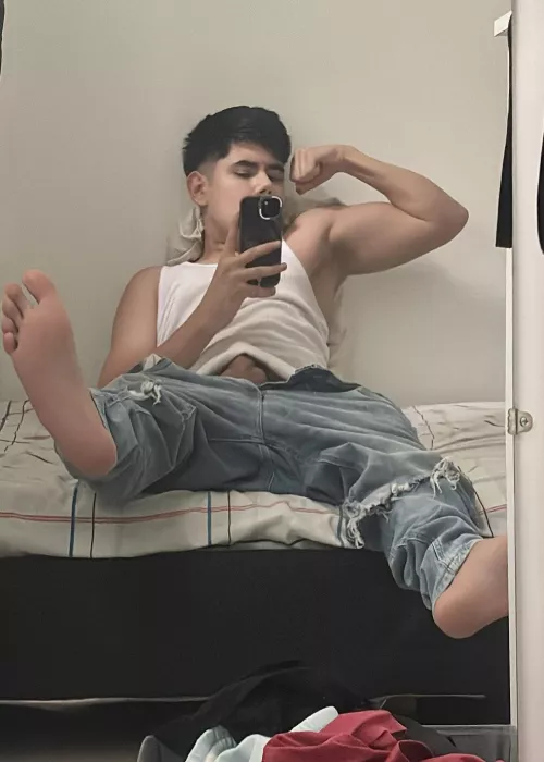 Seeking to trample you in every way💵 by NoahEithan-