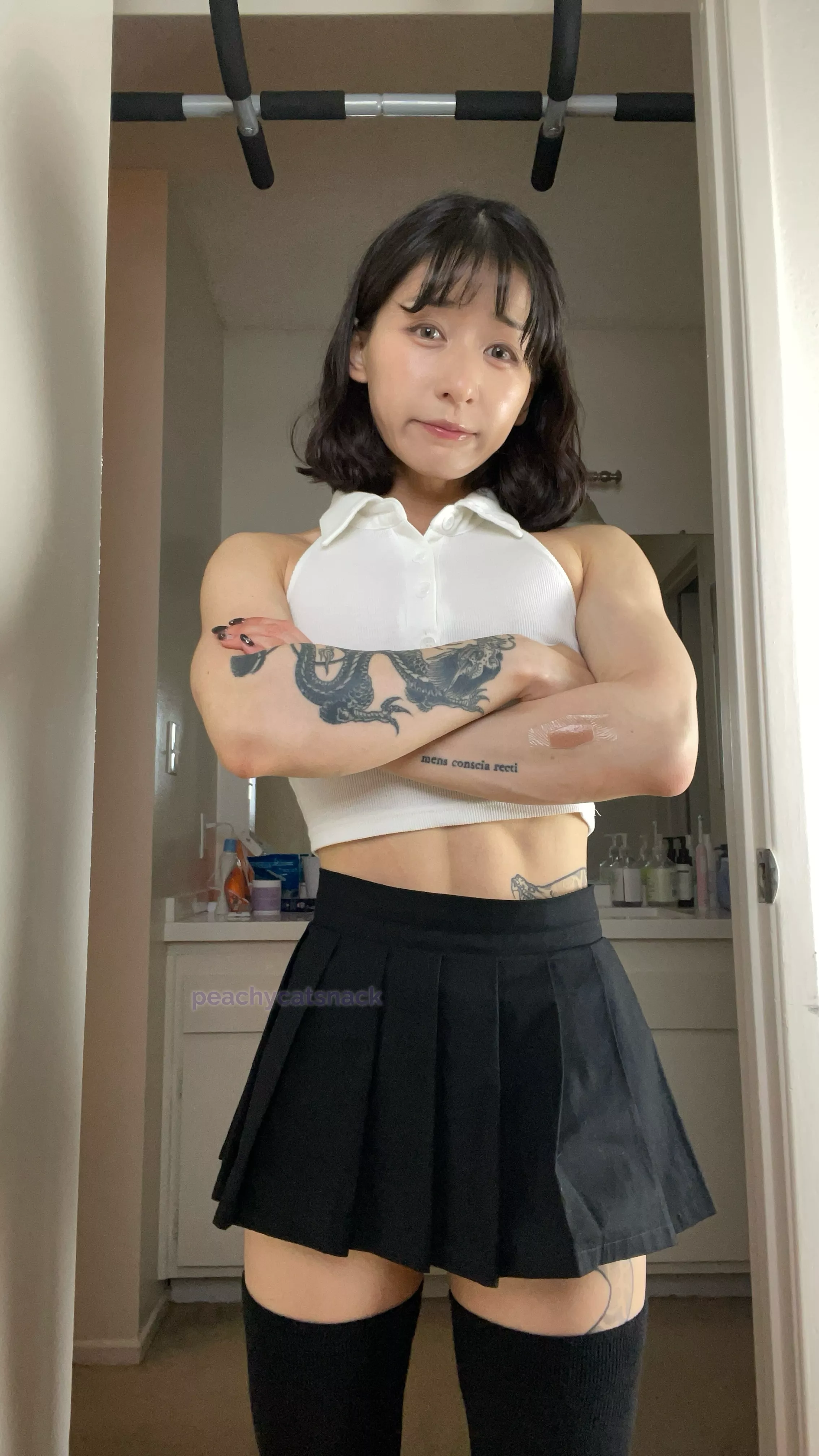 Small, strong, and hopefully your type posted by peachycatsnack