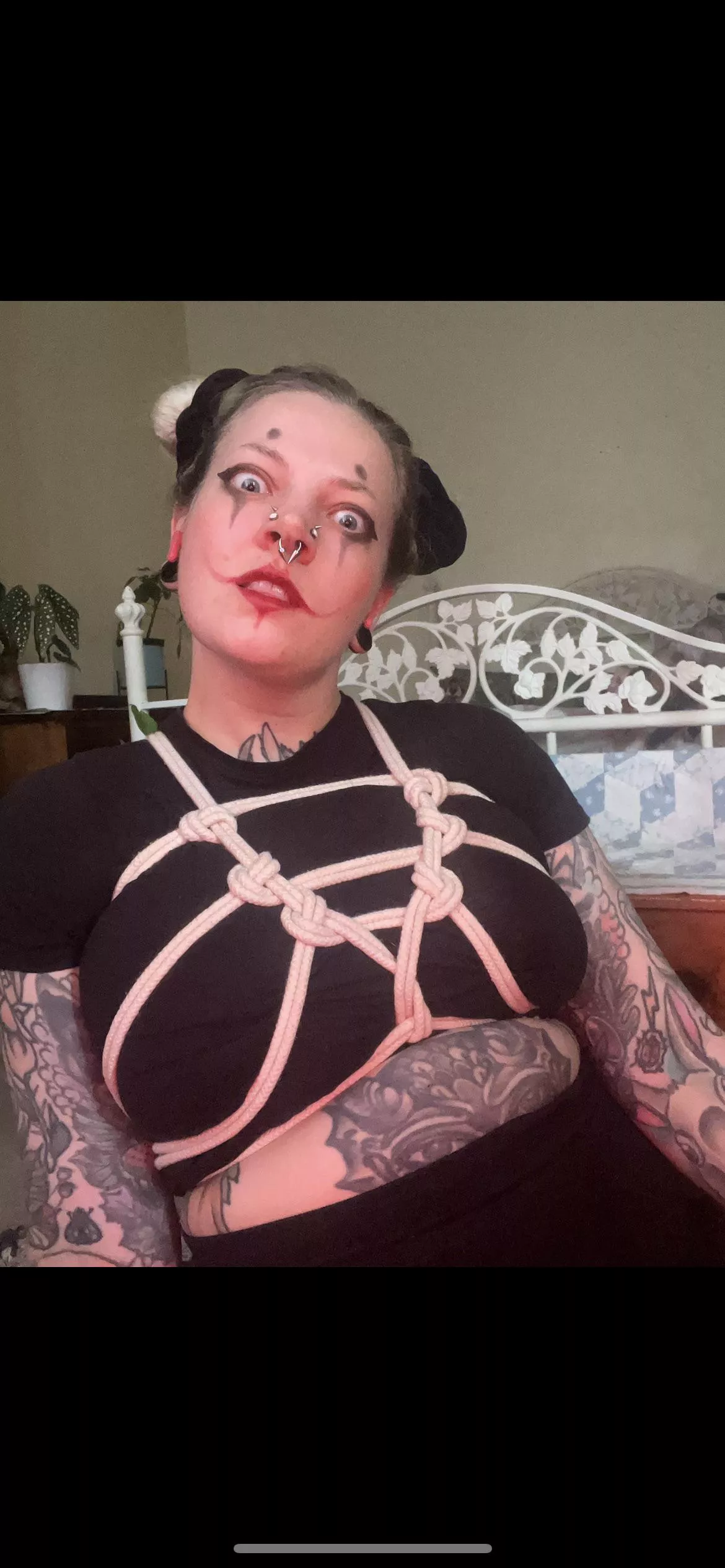 Spooky season self tie posted by Efficient-Papaya-489