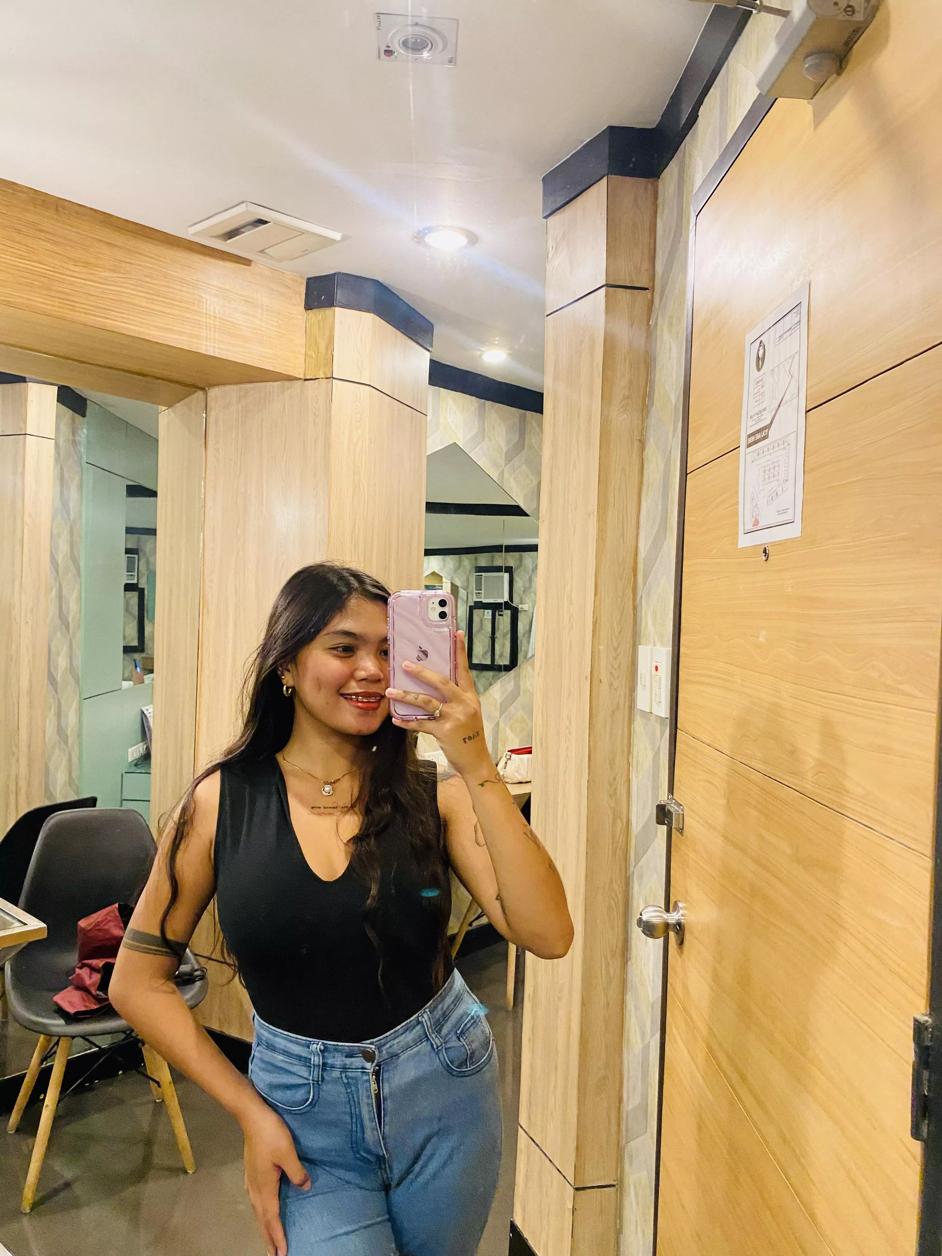 Ur bluemoon 👣 posted by Budget-Breadfruit-16