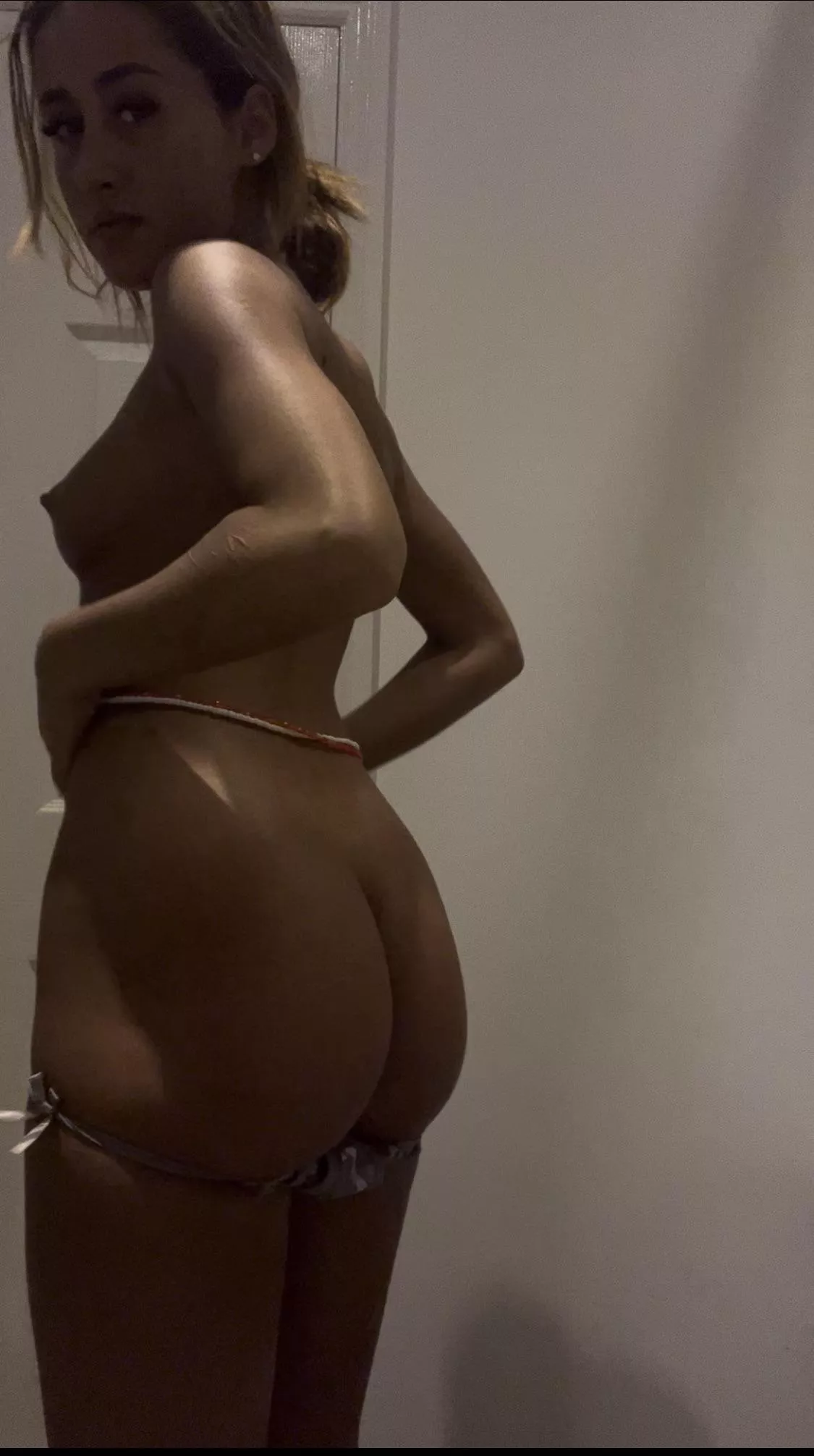 20 and ready to get smashed  posted by Weekly_Somewhere9296