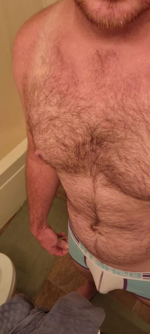 30 yr old rocking g the dad bod, but trying to tame it!  by Flufftoobuff