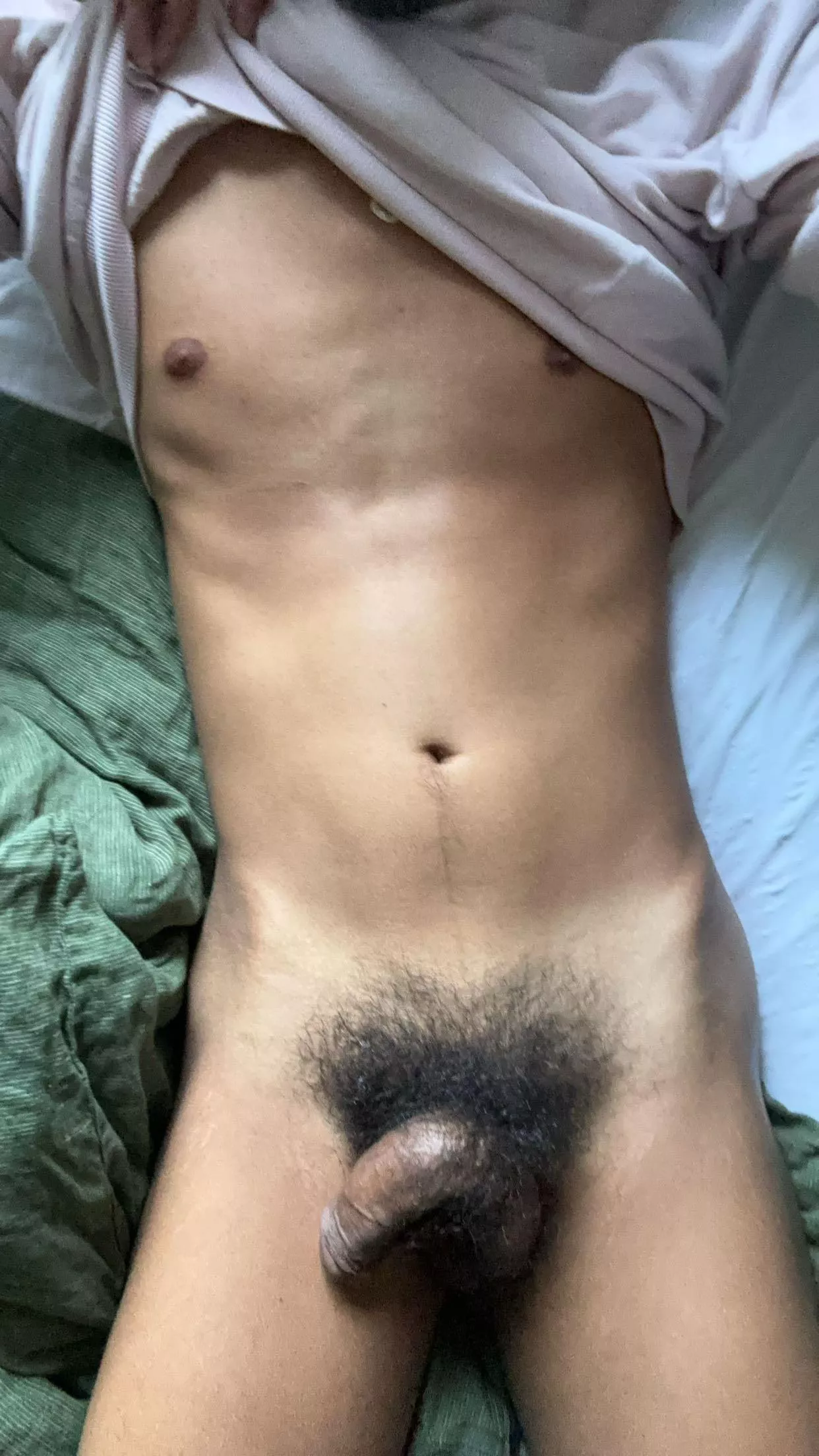 33 looking for white guys who are into mutual praise/worship :) hmu  posted by foldingfolding