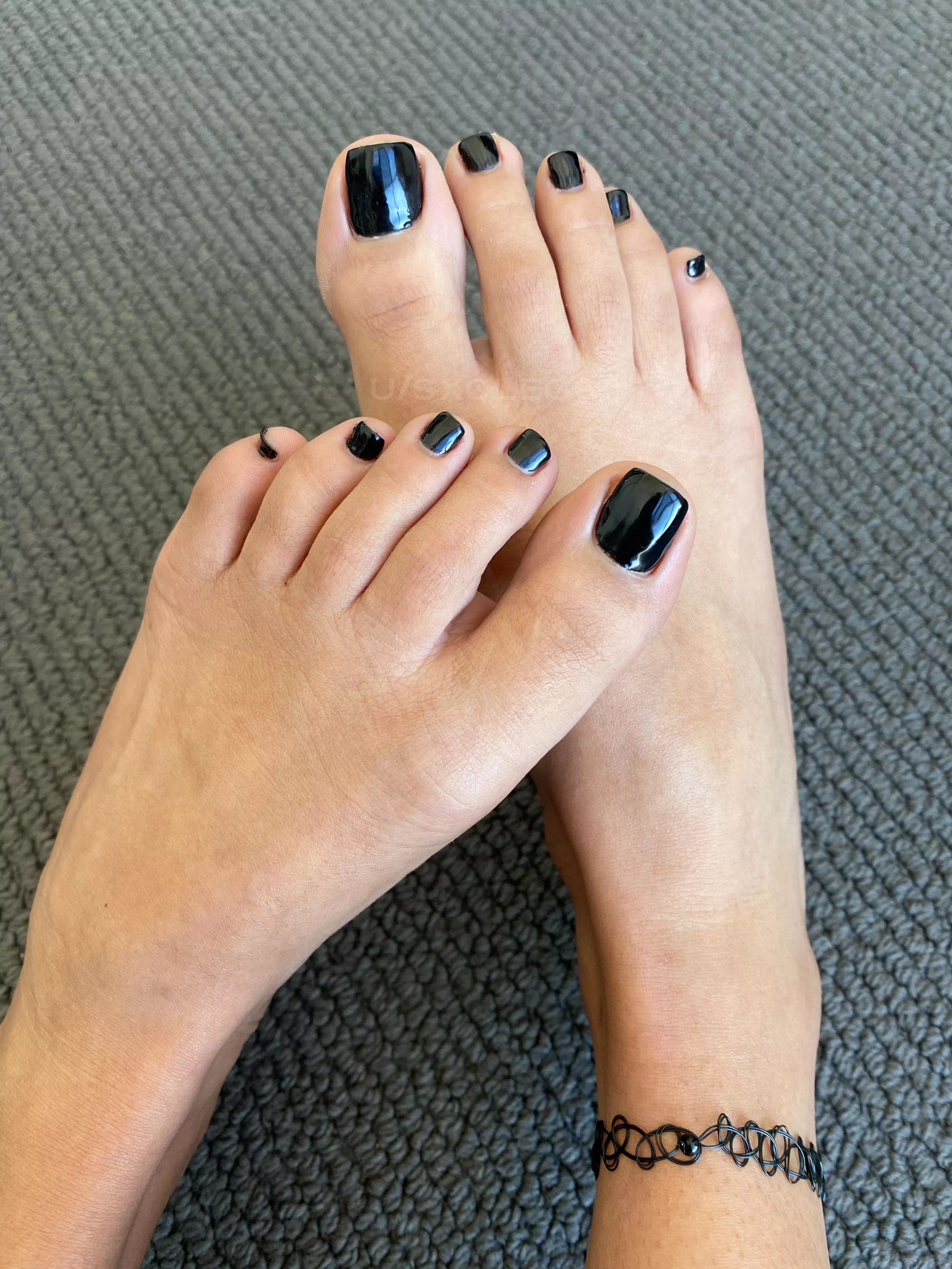 Black toes are back  posted by Sxclegs