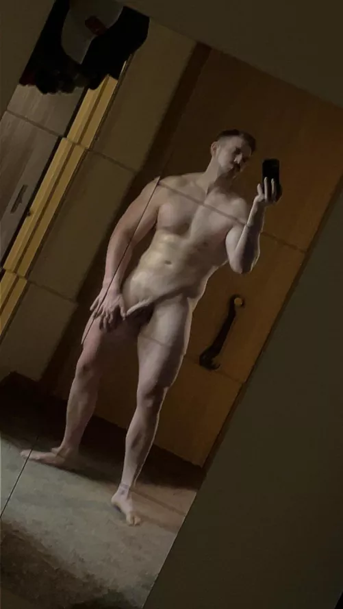 Bored and love attention  by NocNocLetTheDevilIn