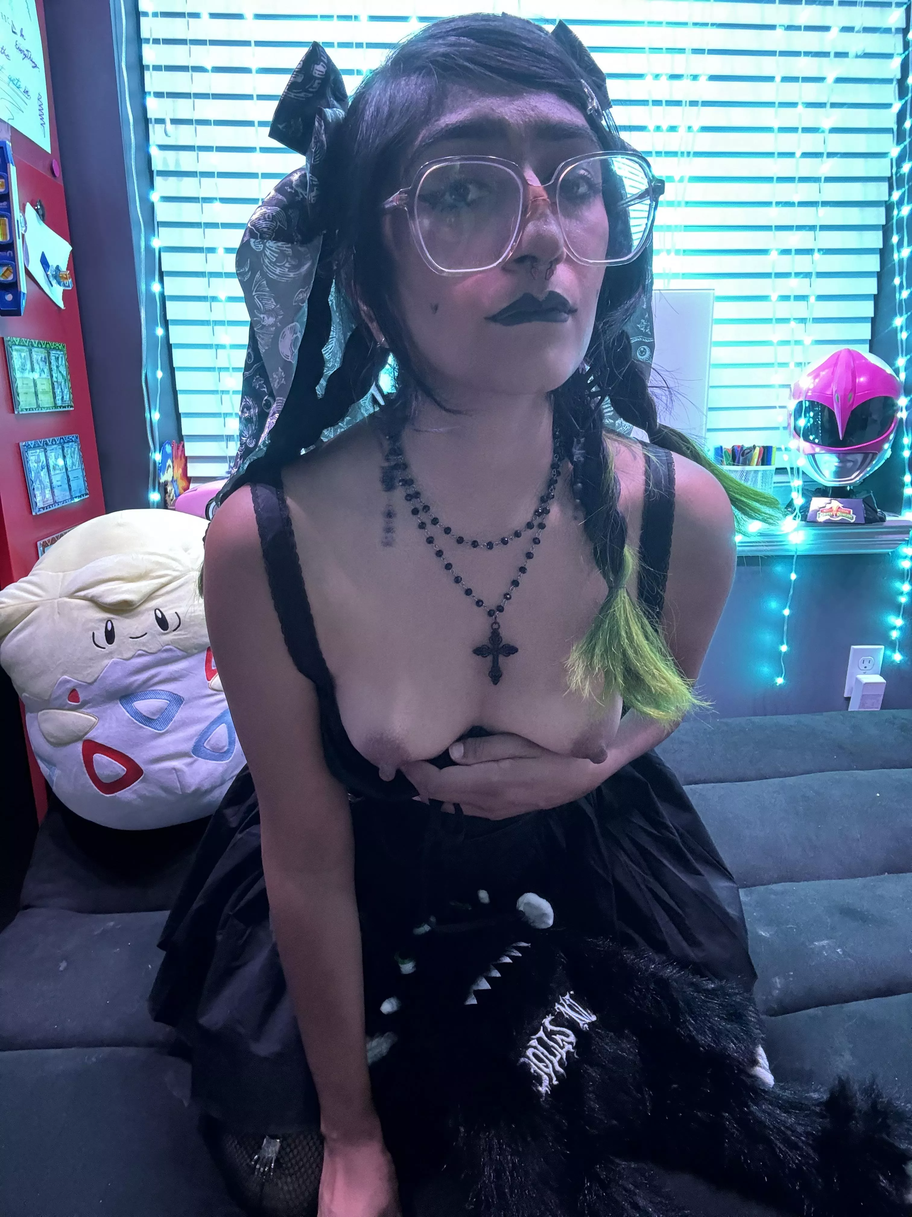 Can you see how badly I want it on my face?  posted by CurryMyFavor