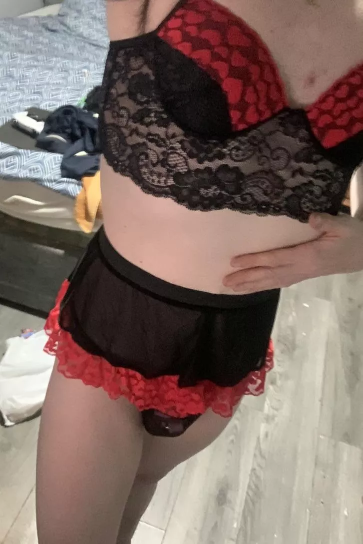 Can you spot my little pink cage ? 😇💕 posted by bmglaxo12