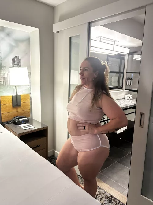 Curvy and delicious  by cindyvanessa