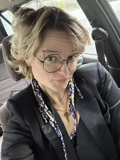 Did I fuck a Redditor in my car in the parking lot of a coffee shop before I headed into work while I left my caged hubby at home? Maaaaayyybbeee by lilylux9