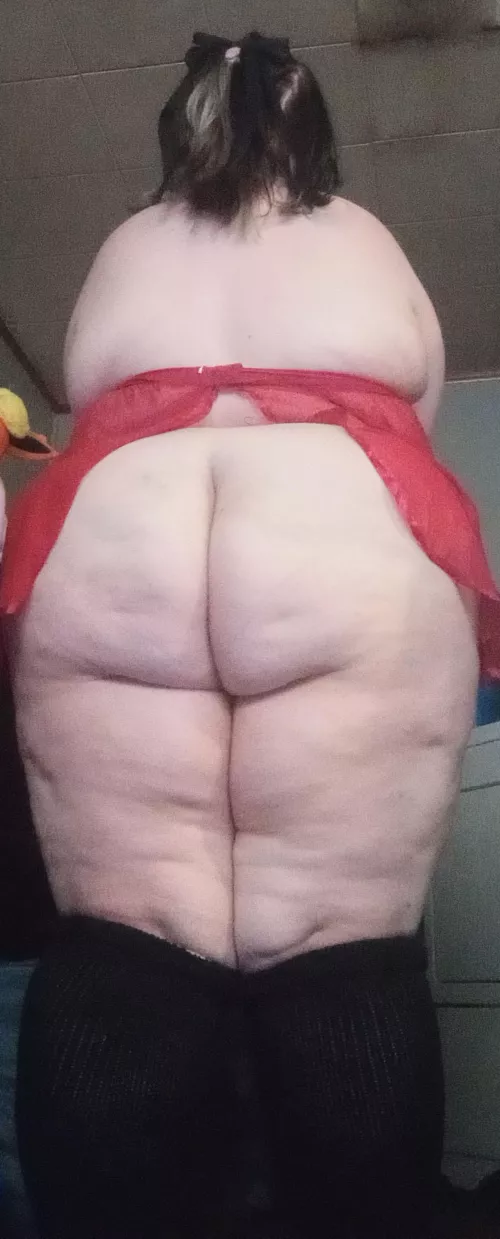 Do thick goth girls turn you on? by PiercedxPrincessxx