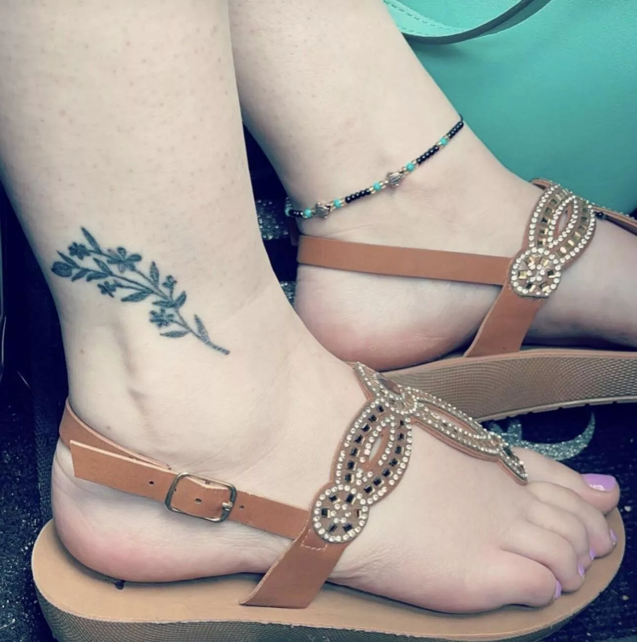 Do you like my feet?  posted by Lindsss86