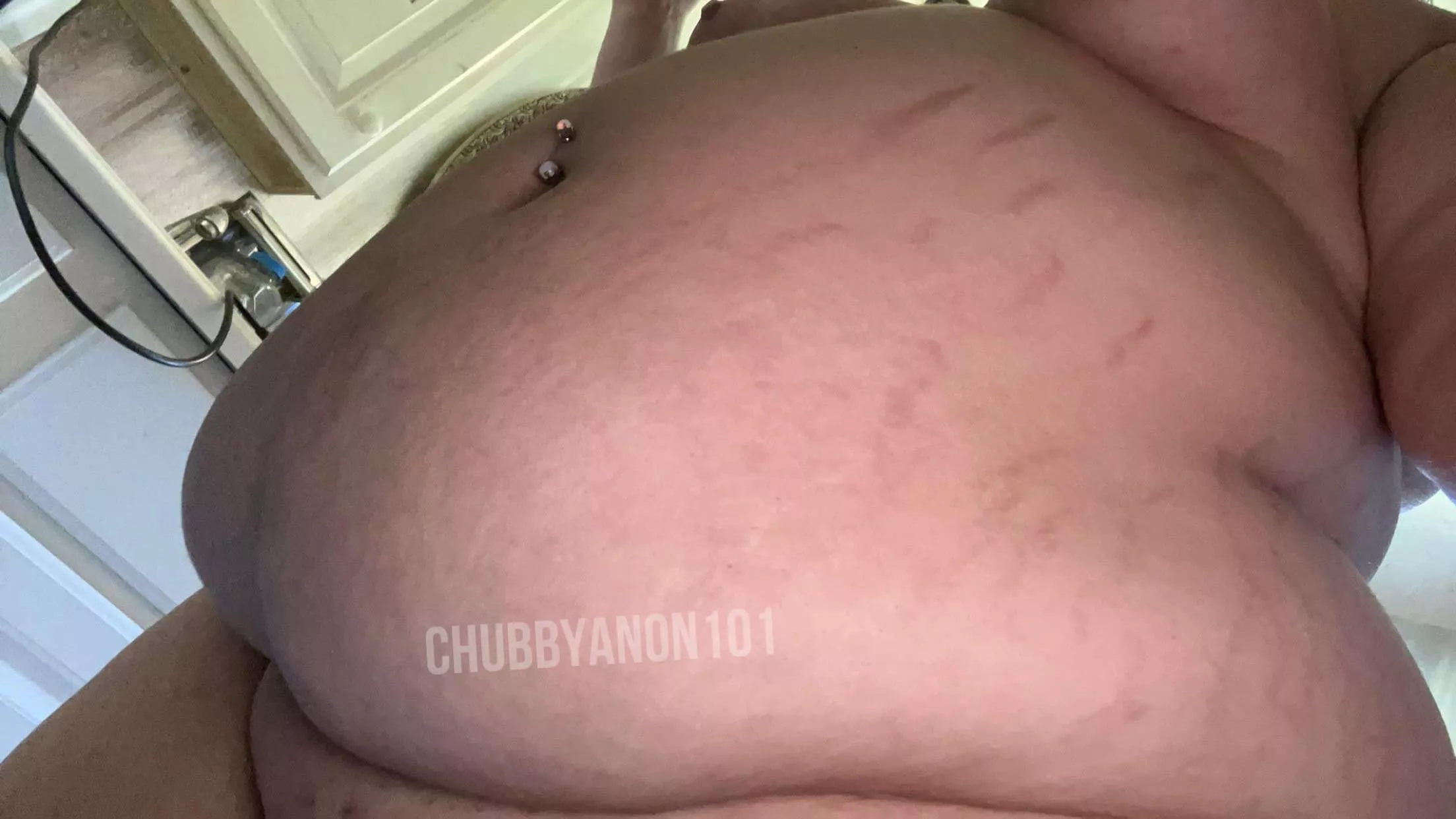found some new stretch marks 😅 posted by chubbyanon101