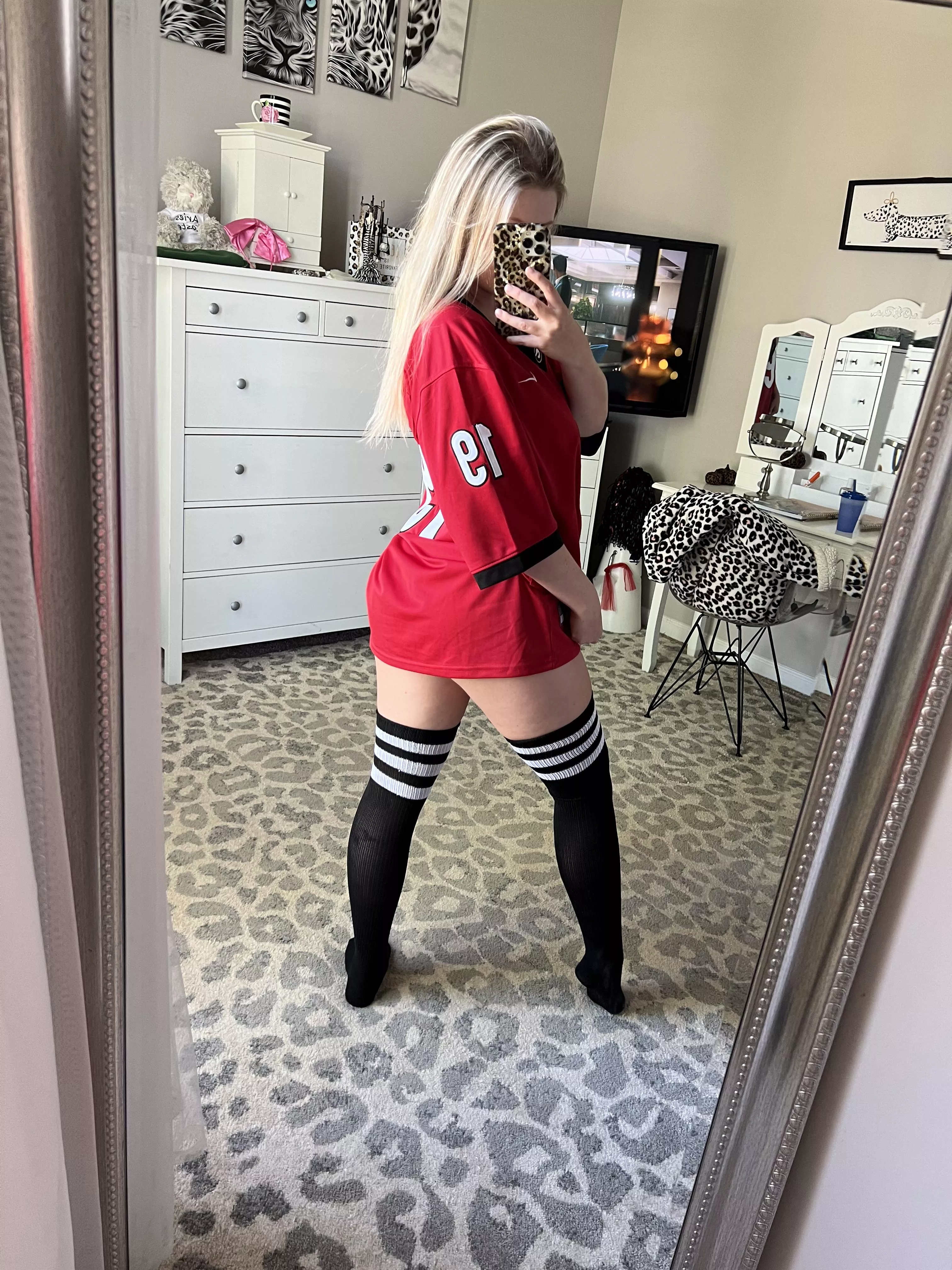 Gameday outfit plus plug iykyk  posted by lush_bunny