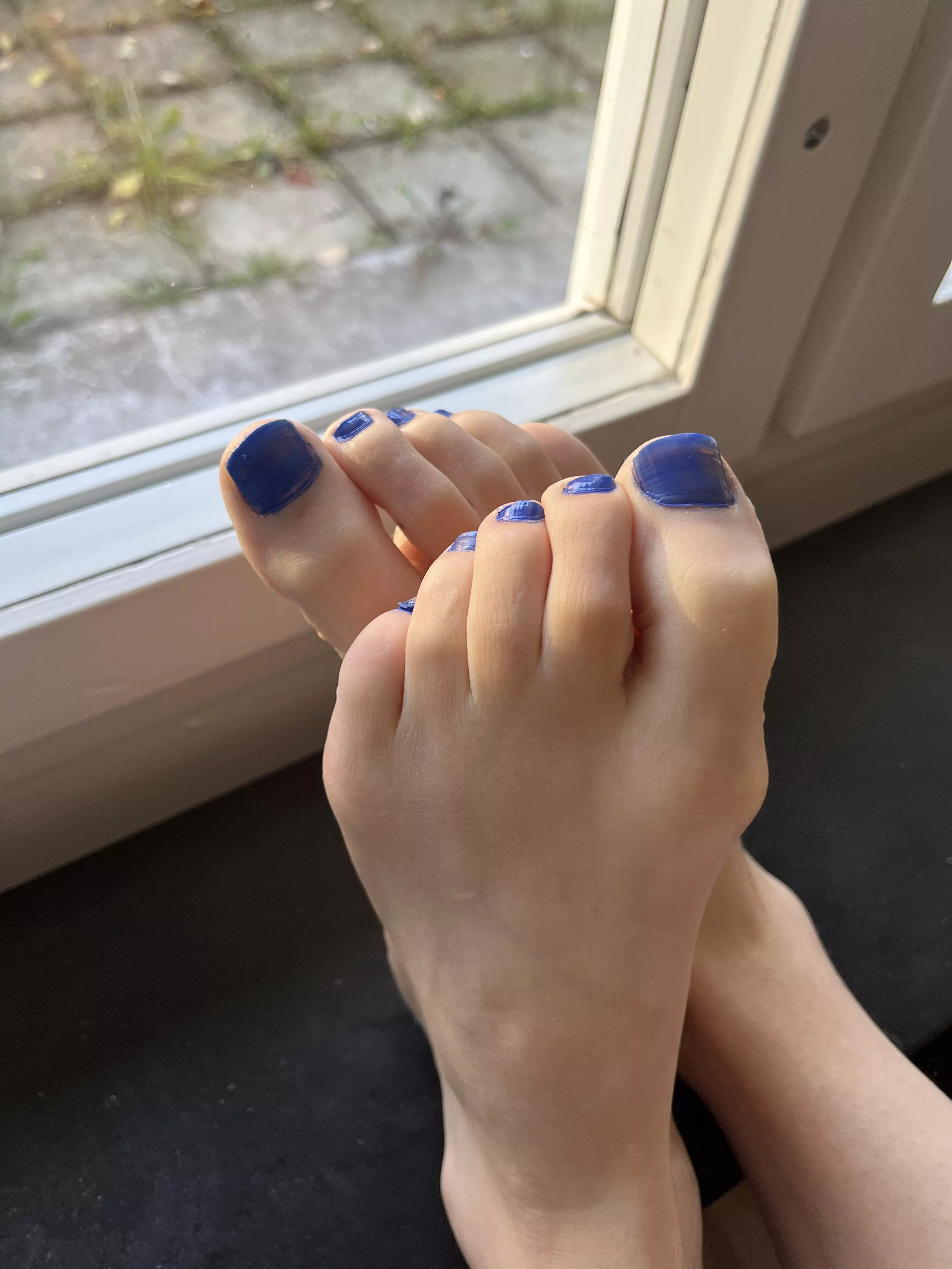 Good morning;) posted by queenonlyfeet