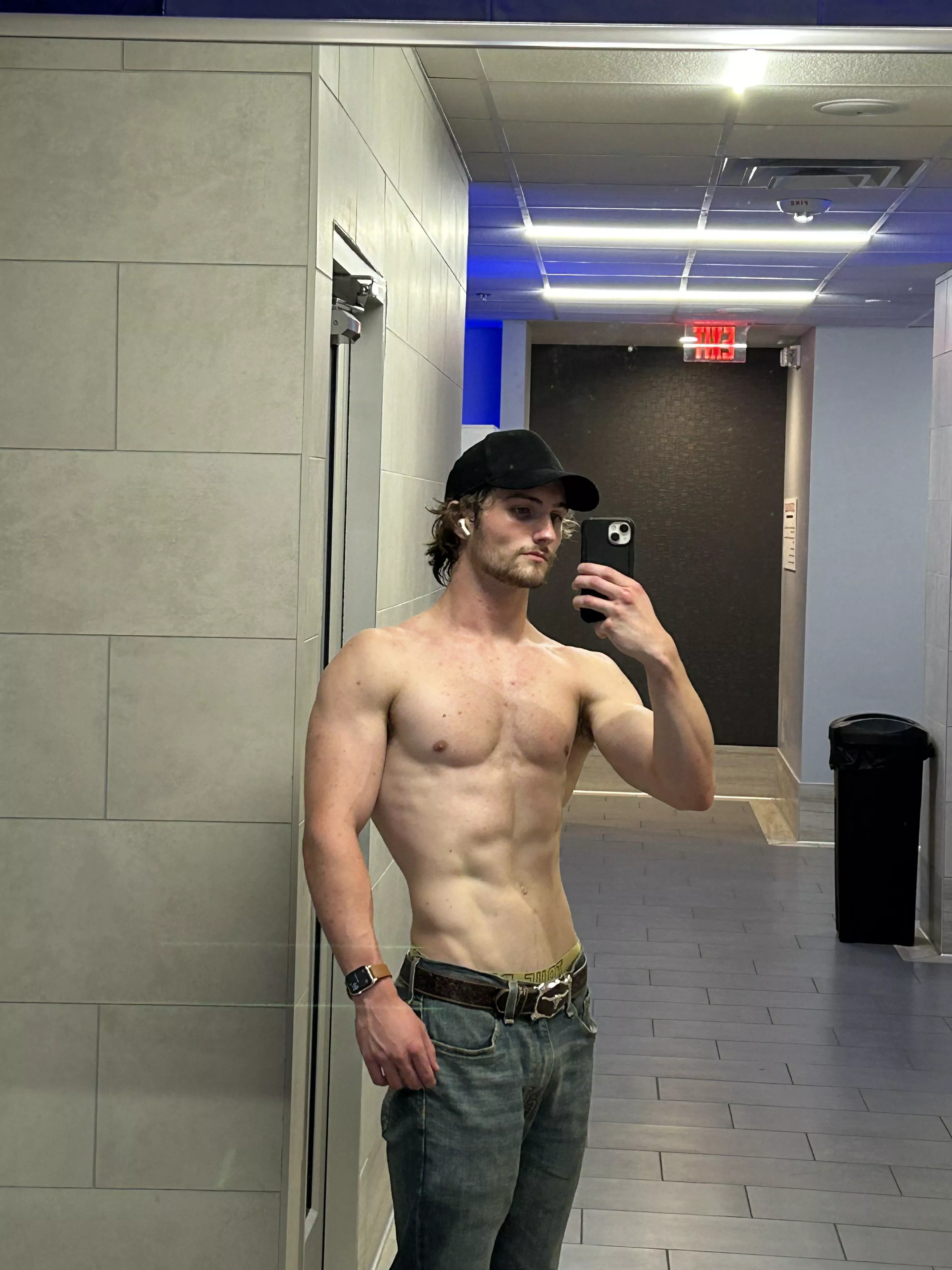 Hey😁 posted by SnooStories5974