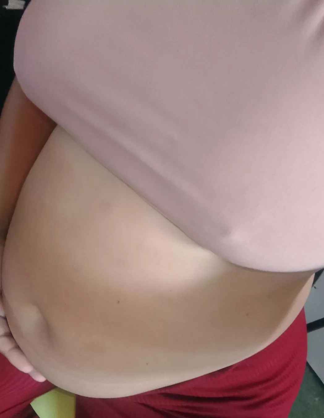 Hi daddy, I'm available 😈🥵🔥🥵 posted by Yosebaby