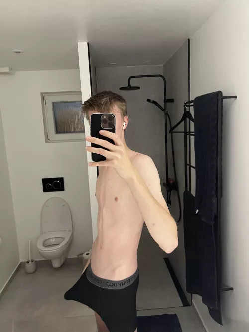 I can barely contain it🙈 by Emorere