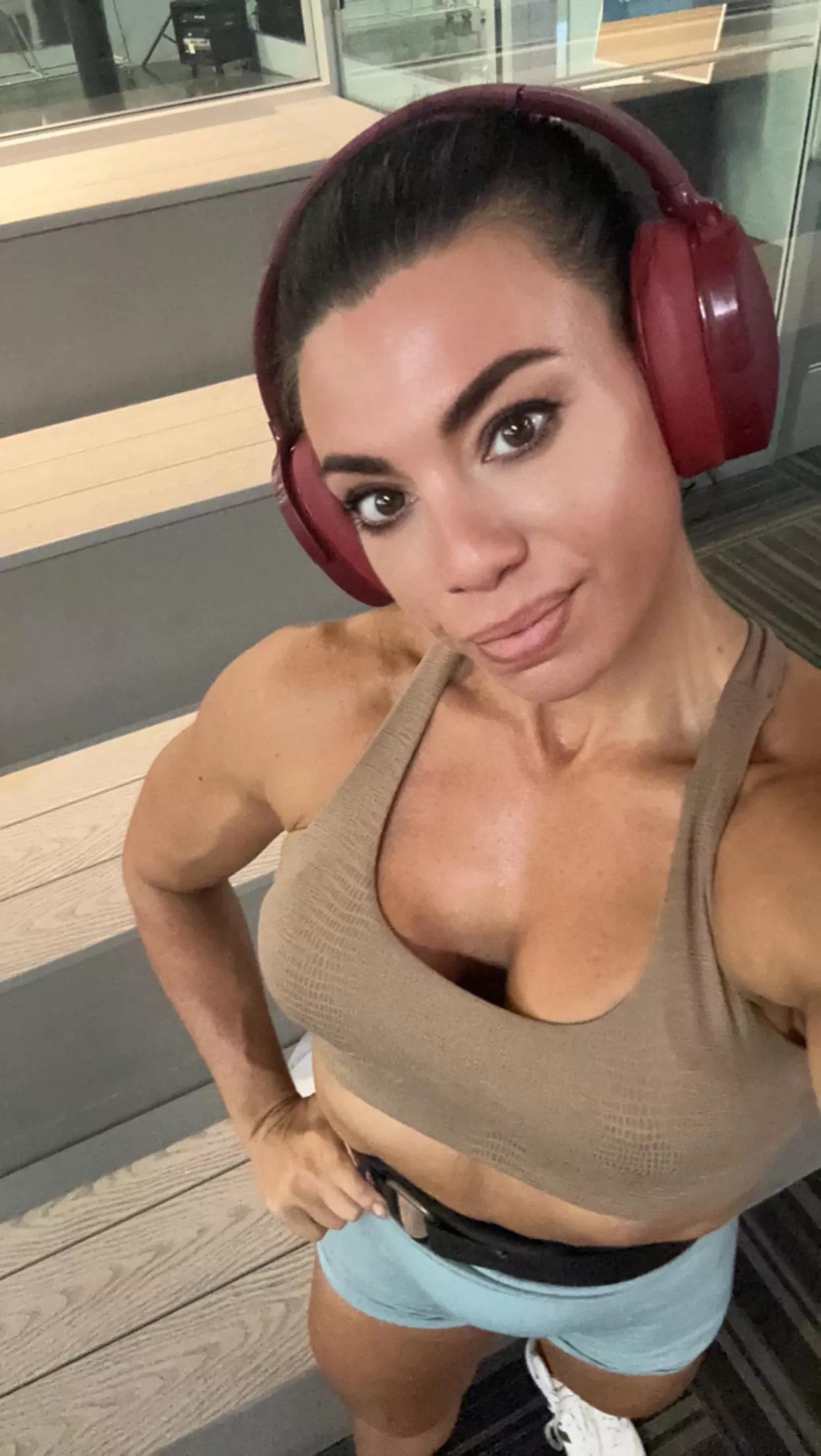 I know a great way to recover after a tough sesh posted by elenafox_thefit