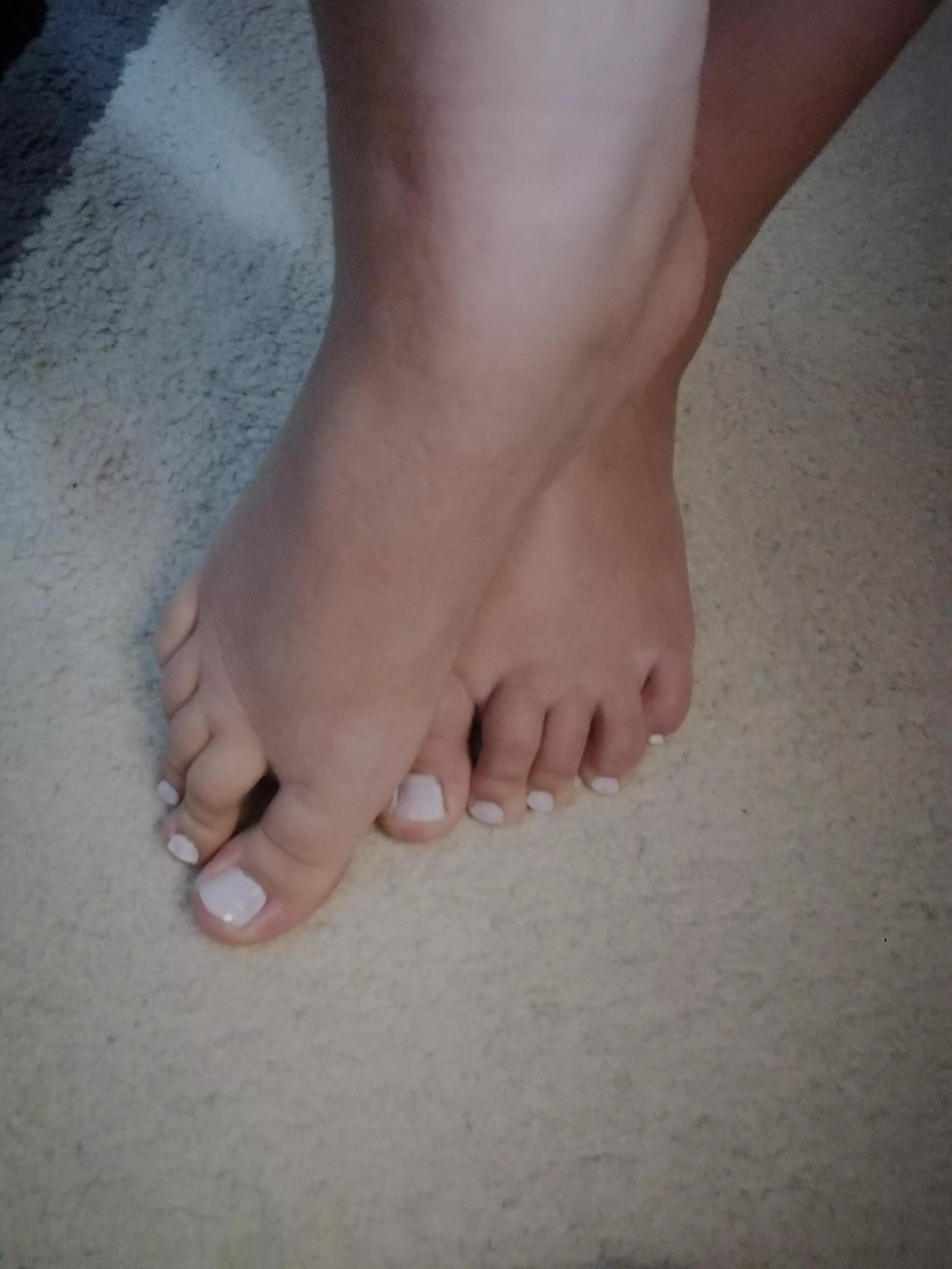 I love white on my toenails 😋 customs and more feet content on my free page, link in comments 😈 posted by YoursAndrea