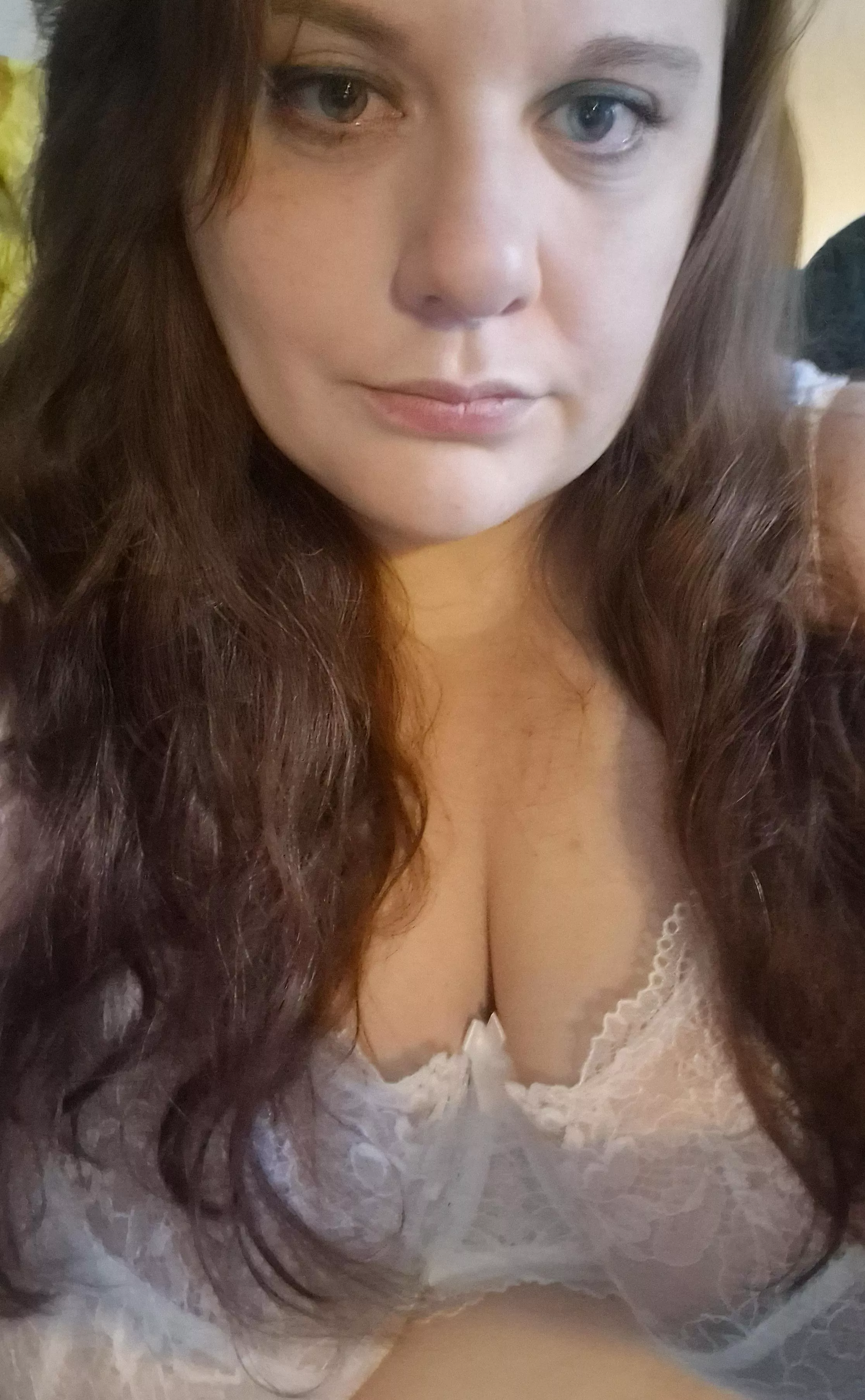 Innocent in white 😇 posted by MollieMansfield