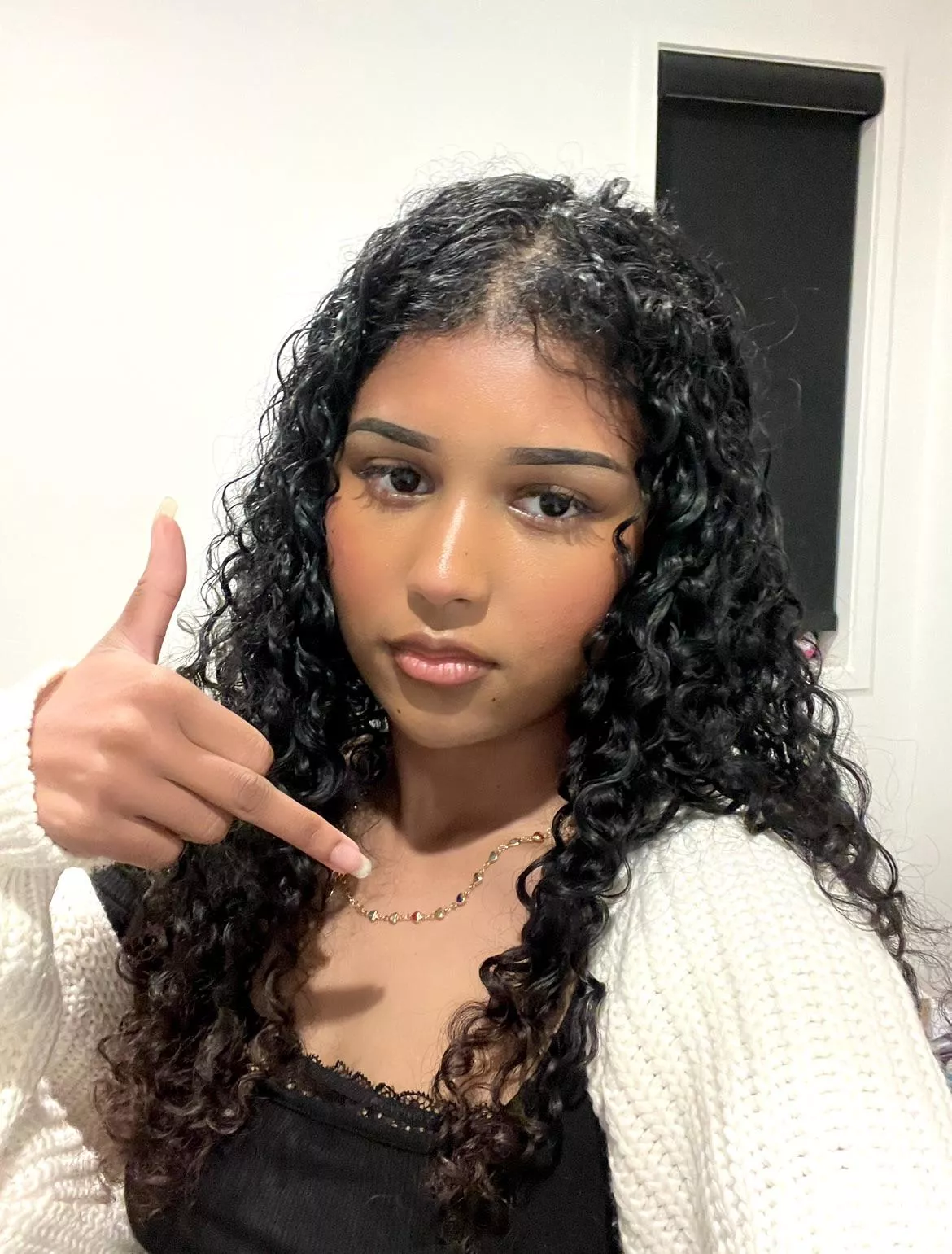 it’s payday bitches!! i’m still stunning, and ur still pathetic so the best way to put away that paycheck is by handing it to me. you know it’s mine the moment u saw this pic posted by goddessdixi