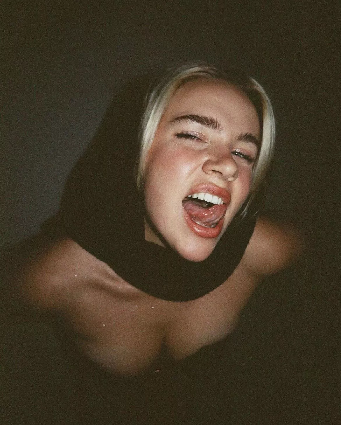 Juultje Tieleman 👅 posted by fakiefsbigspin