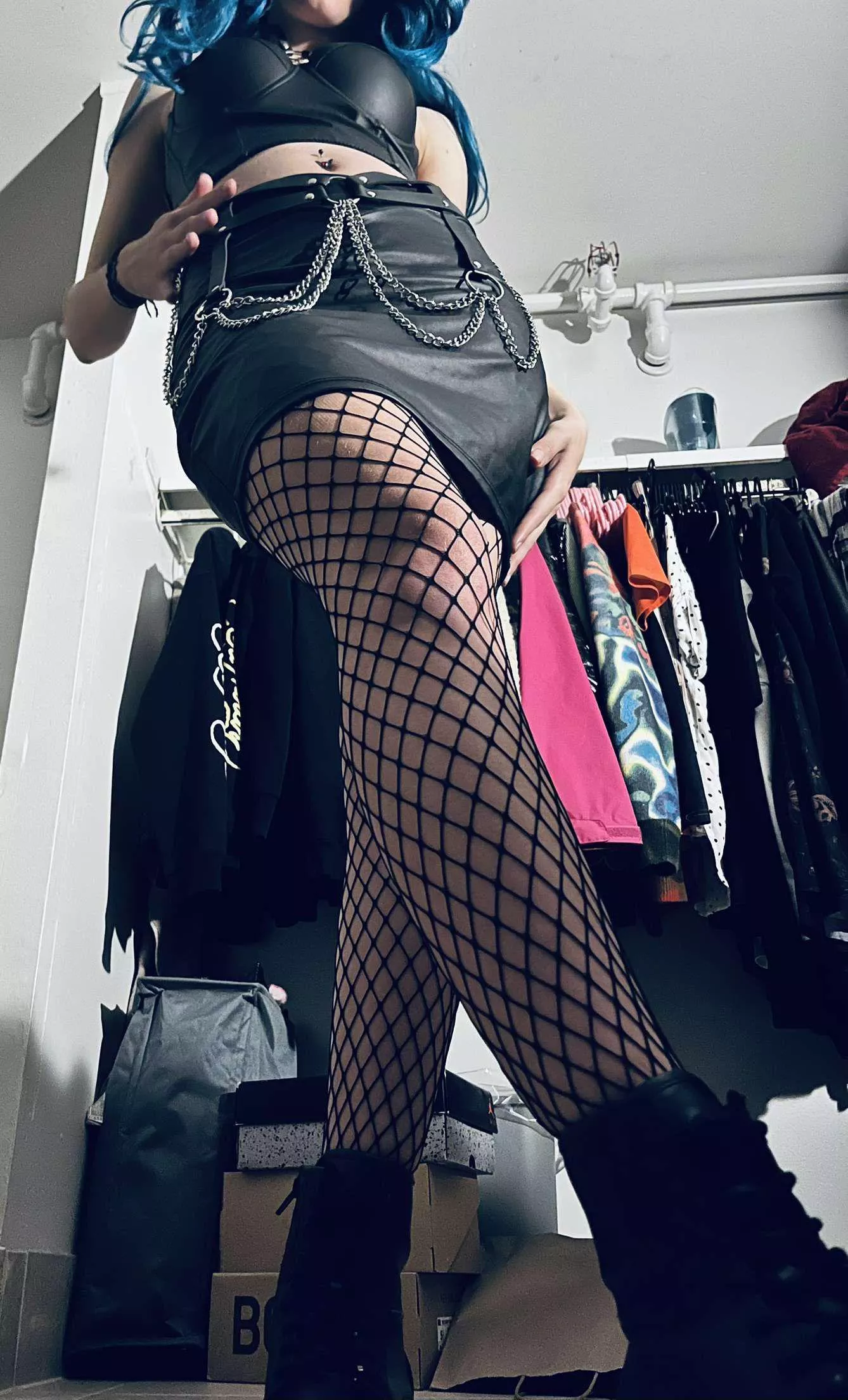 Leather skirt is always the best choice😍 posted by SuccessfulFlower2047