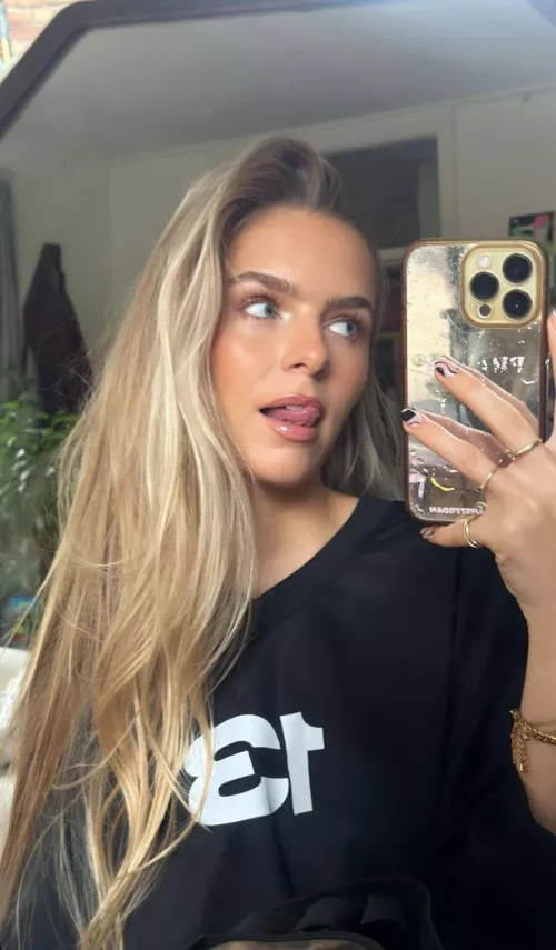 Lies Zhara by Head_Yoghurt7454