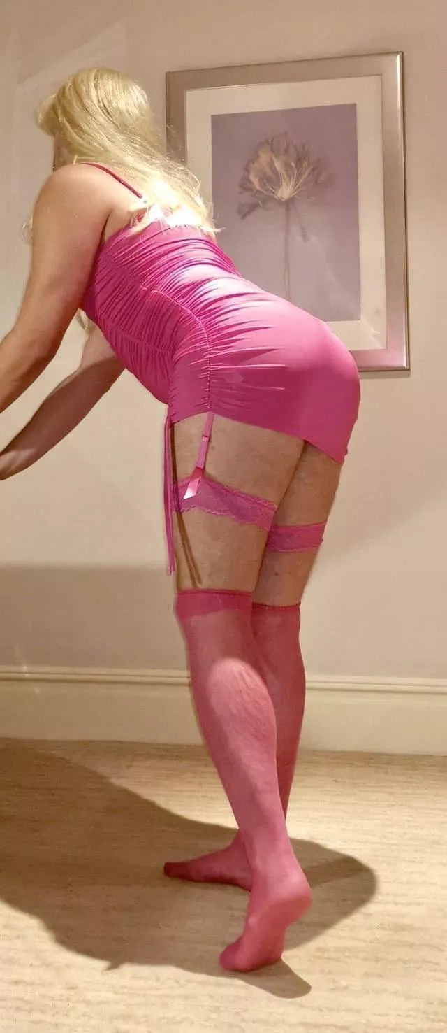 North west sissy looking for others xx  posted by melixdress