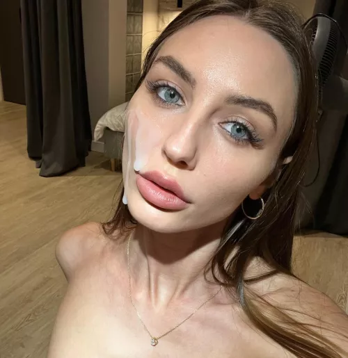 This cum makes my lips look better by coolrabbiit