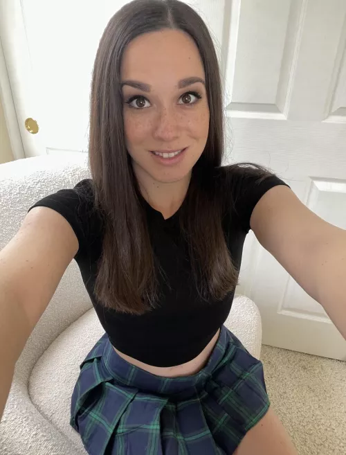 Today has been lovely. I was super productive and now that the weekend is almost here I can finally relax!  by AlanaAraya