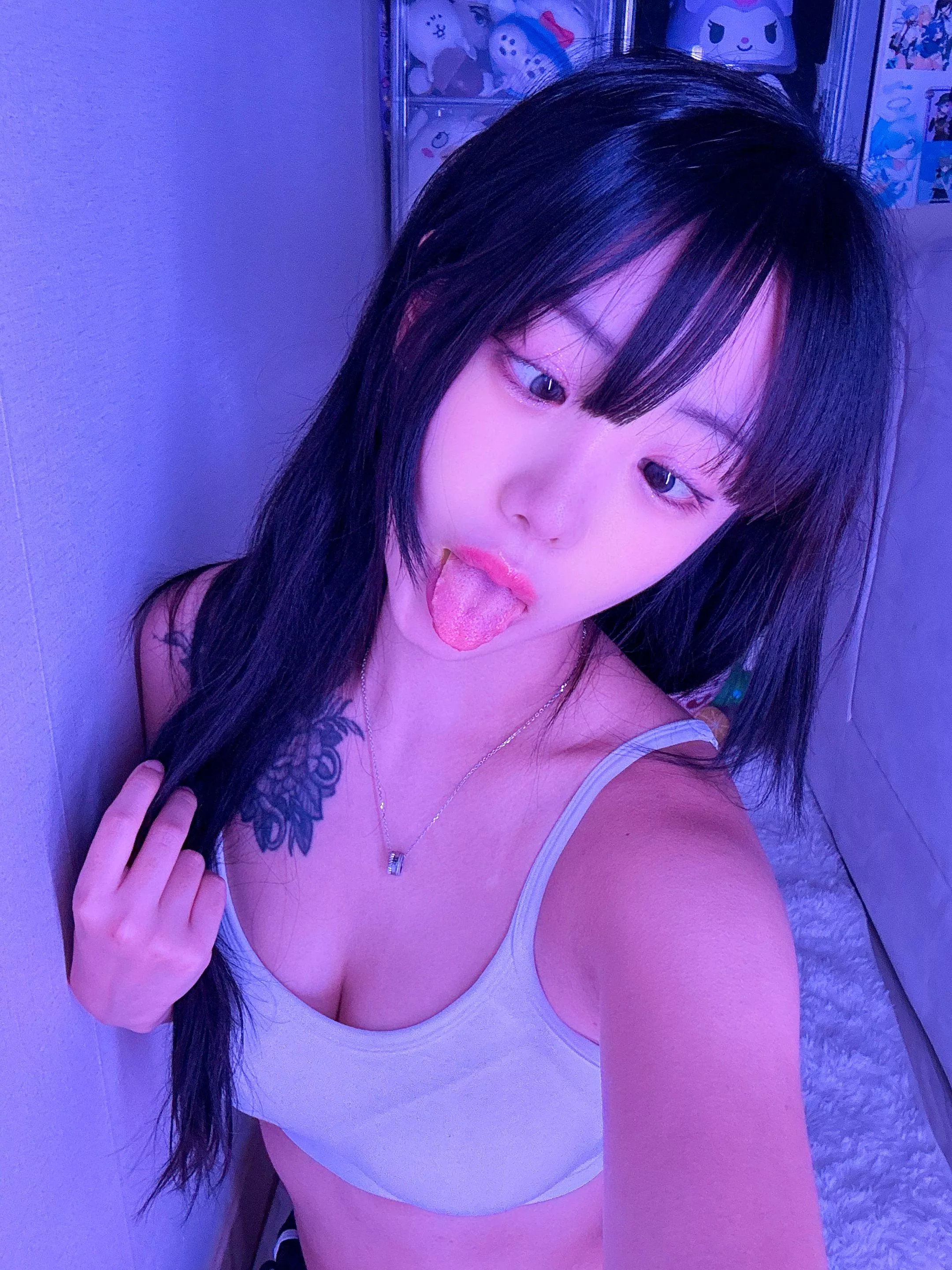 treat this Asian tongue :3  posted by goodnite_yui
