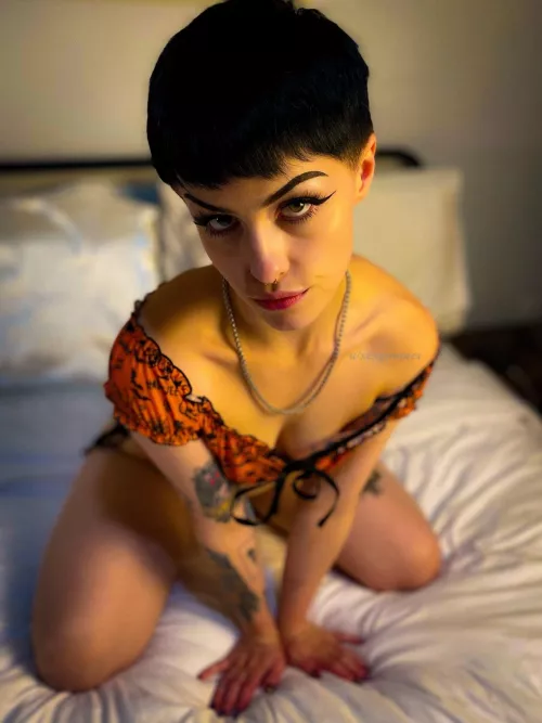 what’s your favorite spooky season activity ? 🎃 by sexgnomes