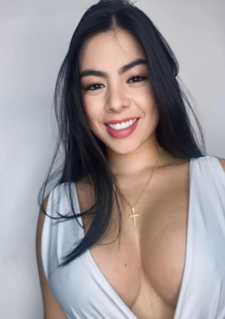 Where are my latina lovers at? posted by SylviaaMartinez