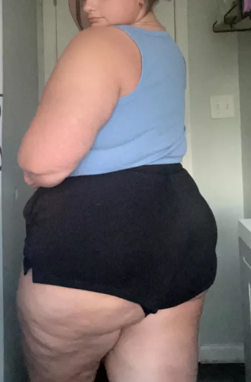 Would I catch your eye in public…? by mmunch333