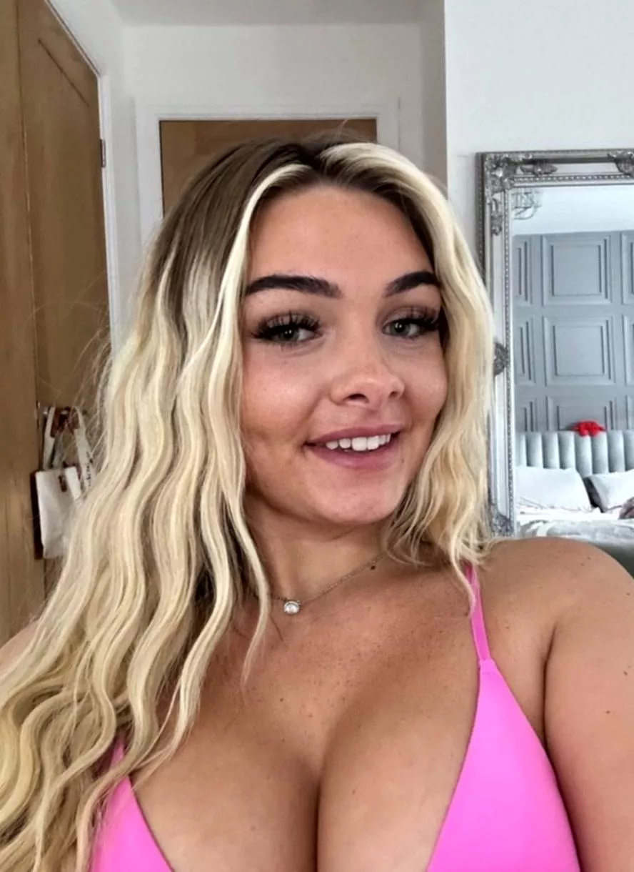 Would it take much to get you round to suck on these titties posted by courtelizabeth93