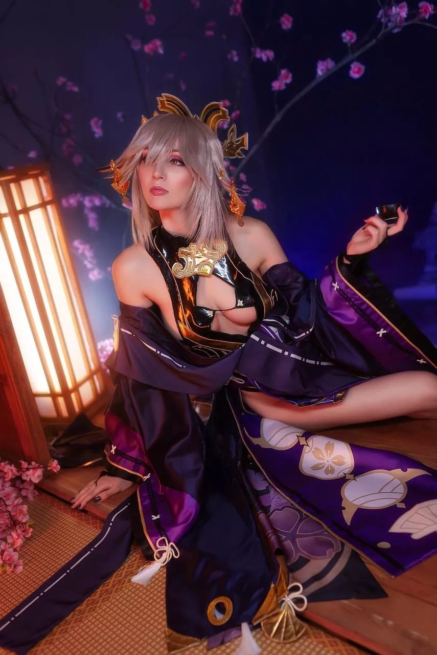 Yae Miko alt dress cosplay by BellatrixAiden posted by bellatrix_aiden
