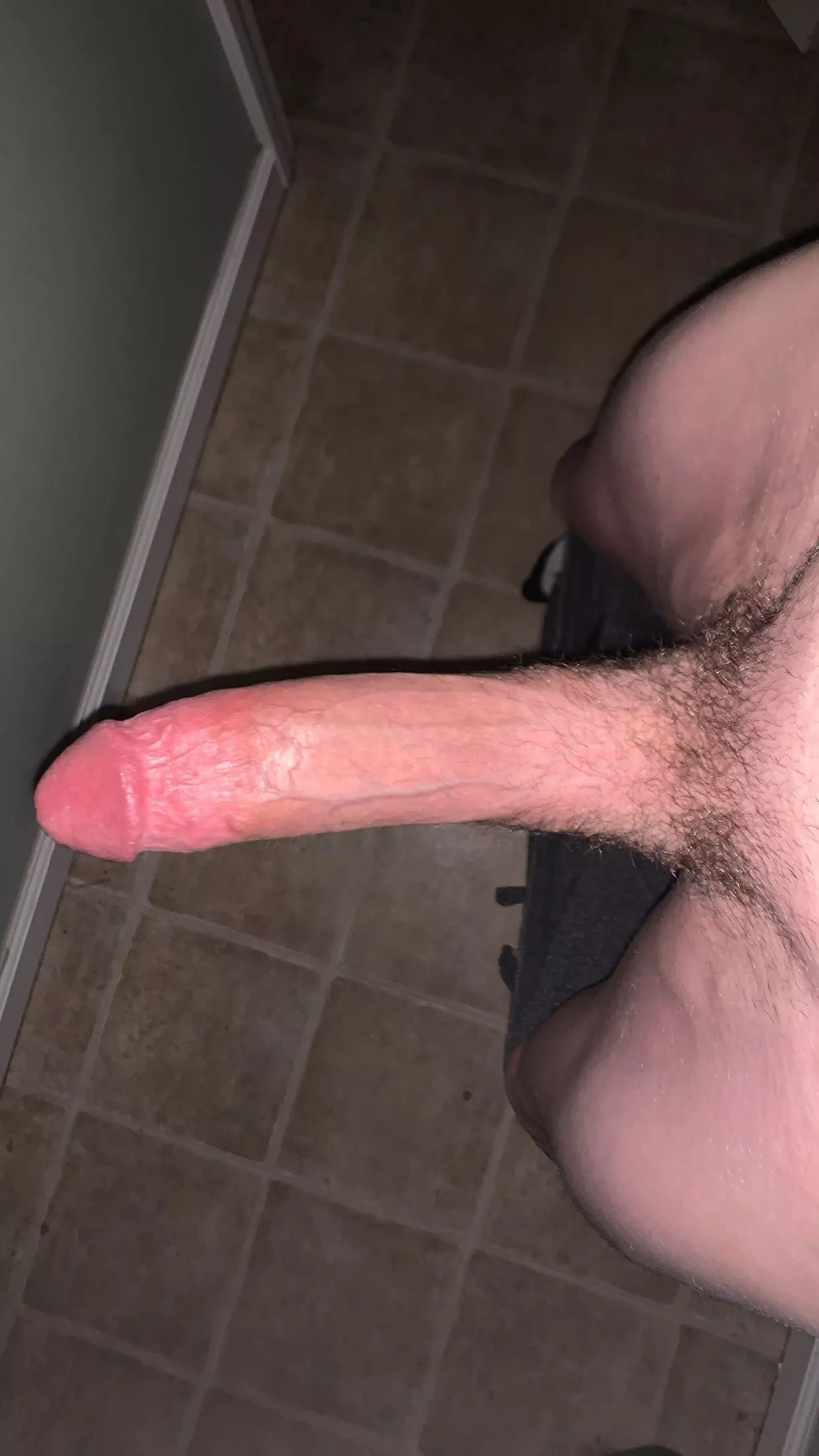 [19] americanhungg has a 10 inch bwc, into smooth bottoms and girls posted by Immediate_Dinner_209