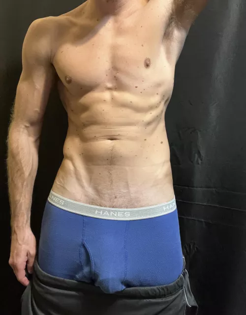 (29) it’s Friday, we should be sending nudies to eachthr rn by turb0farm