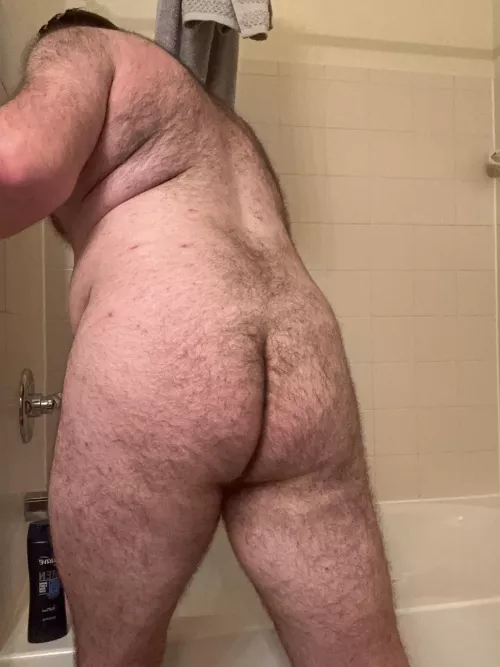 A Saturday night in means it’s time for a hot bath  by hollyveryjolly