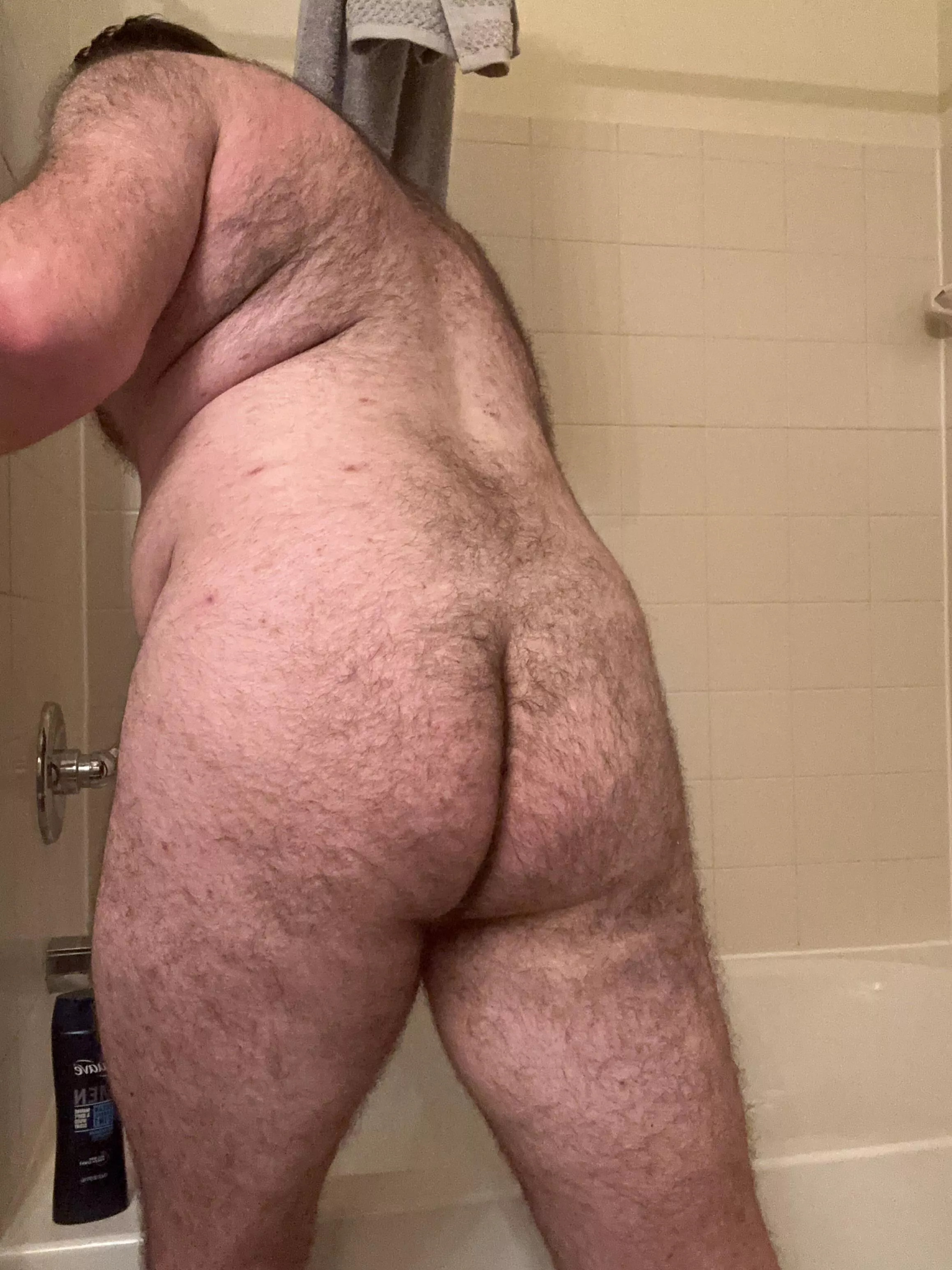 A Saturday night in means it’s time for a hot bath  posted by hollyveryjolly