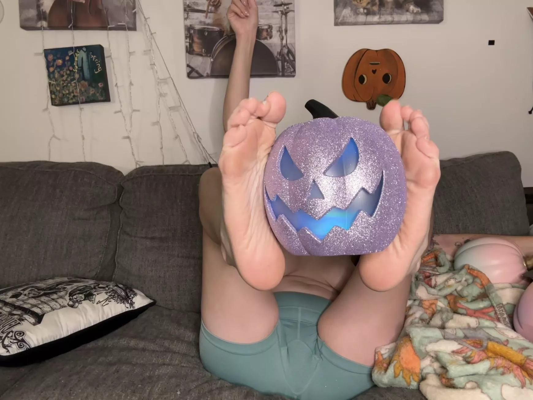 Almost time 👻👻 posted by LavenderRos3s